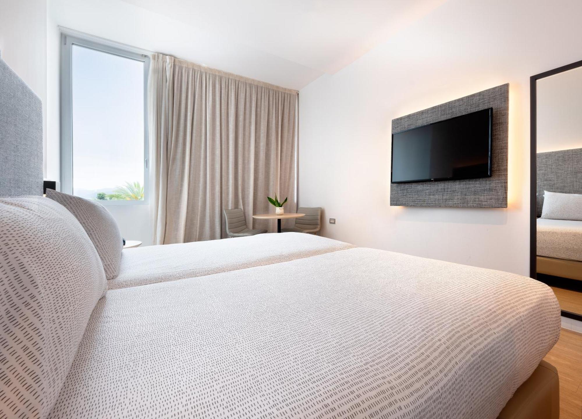 Hotel Innside By Melia Barcelona Aeropuerto 4*