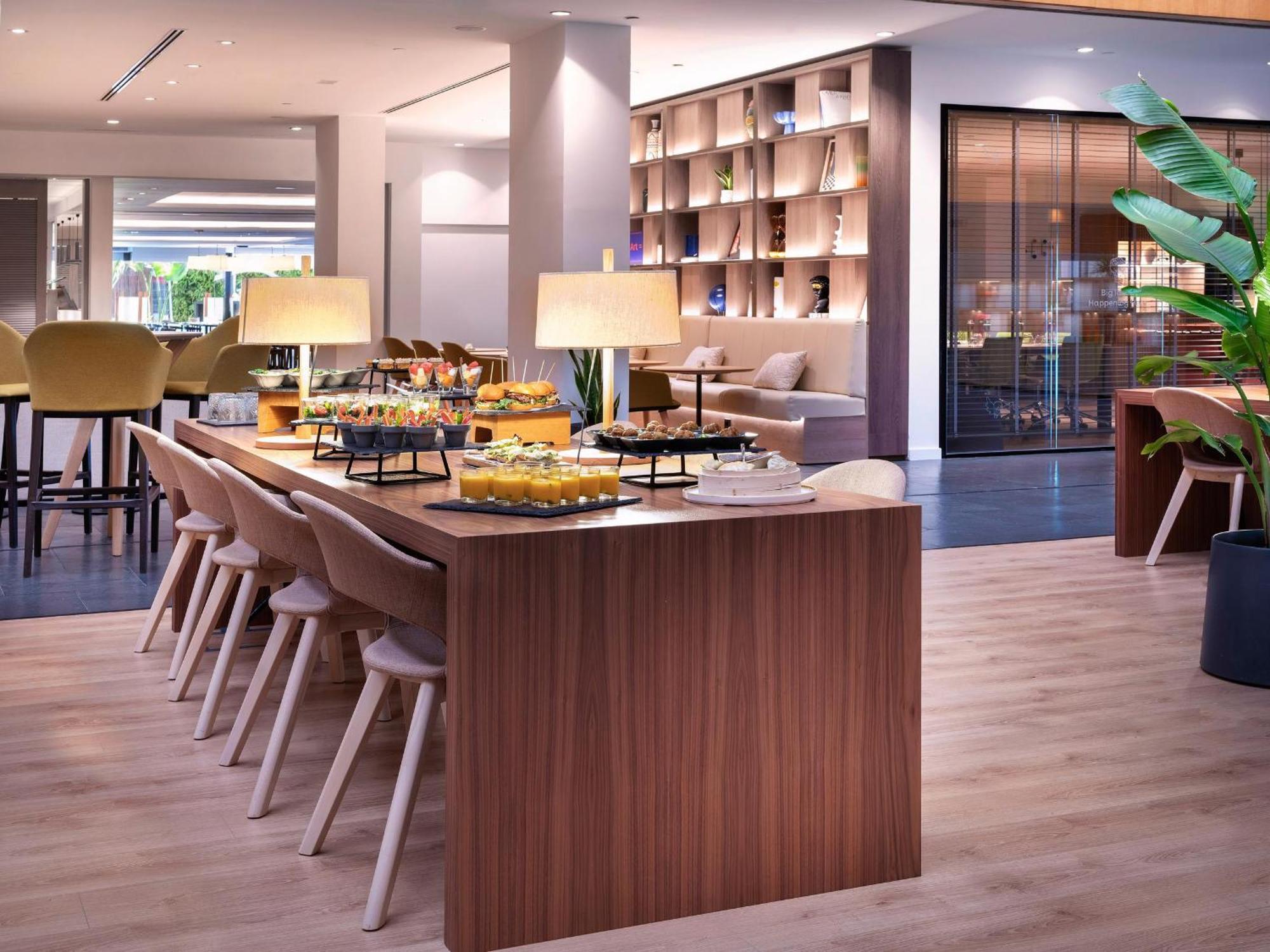 Hotel Innside By Melia Barcelona Aeropuerto 4*