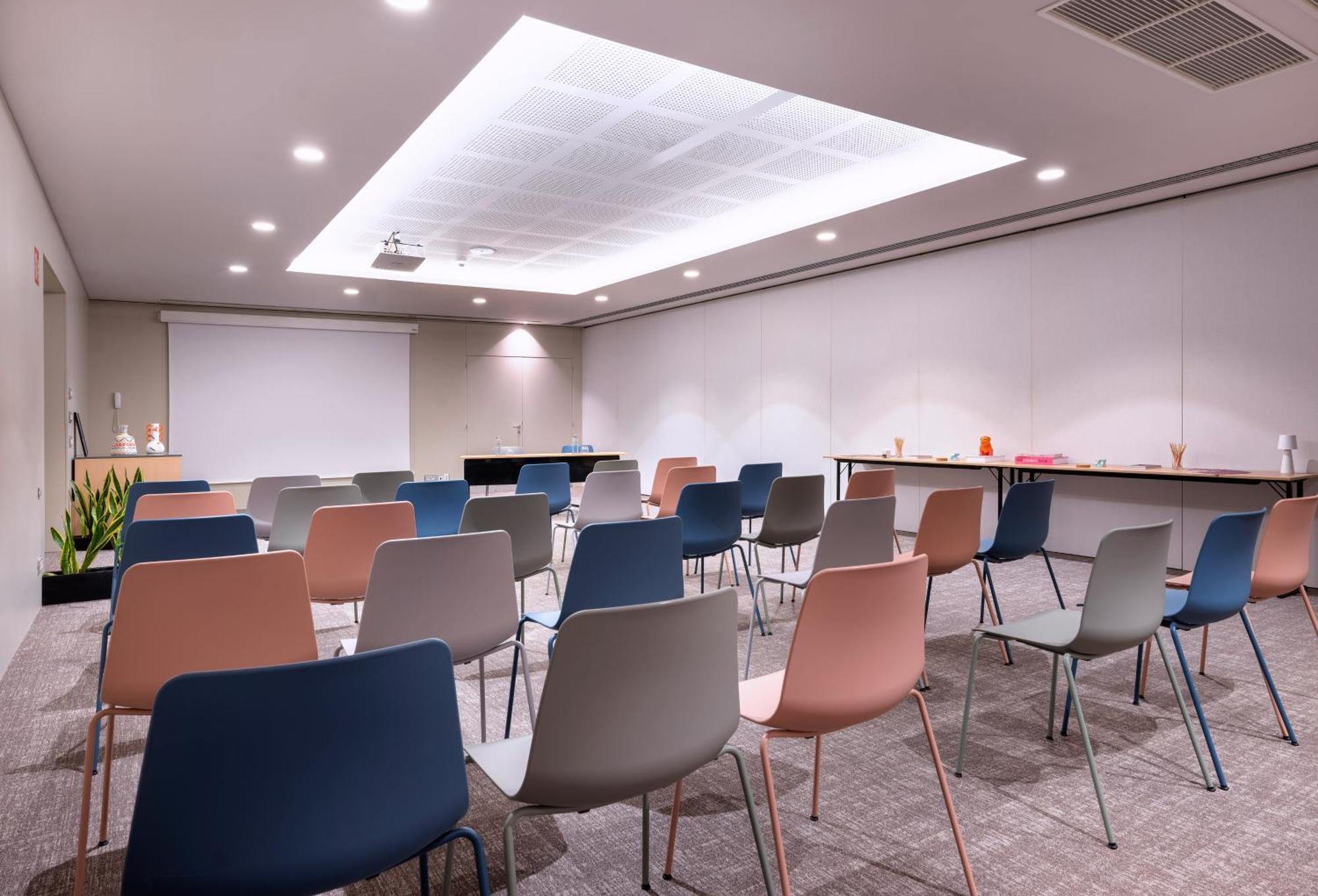 Hotel Innside By Melia Barcelona Aeropuerto 4*