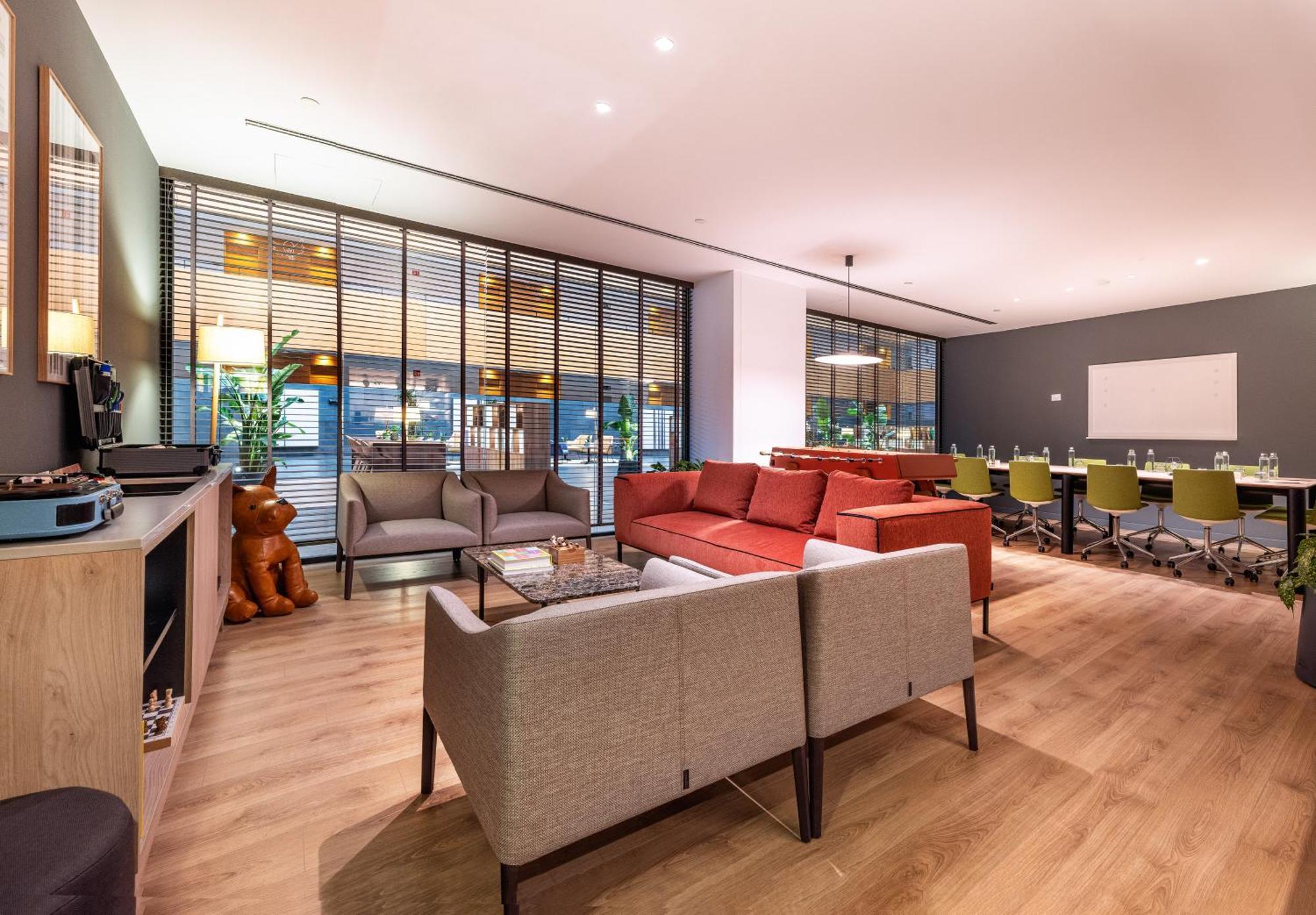Innside By Melia Barcelona Aeropuerto Hotel 4*